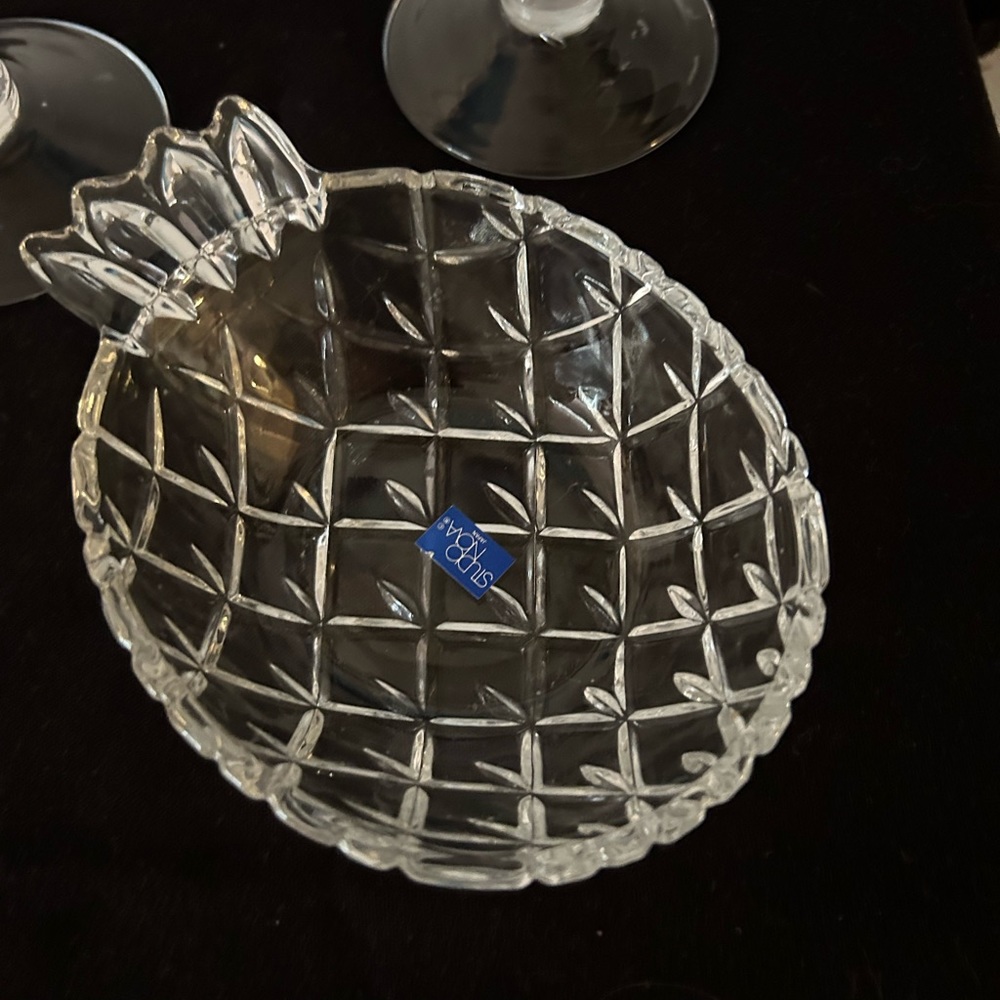 Studio Nova small pineapple dish. Unused; excellent condition.